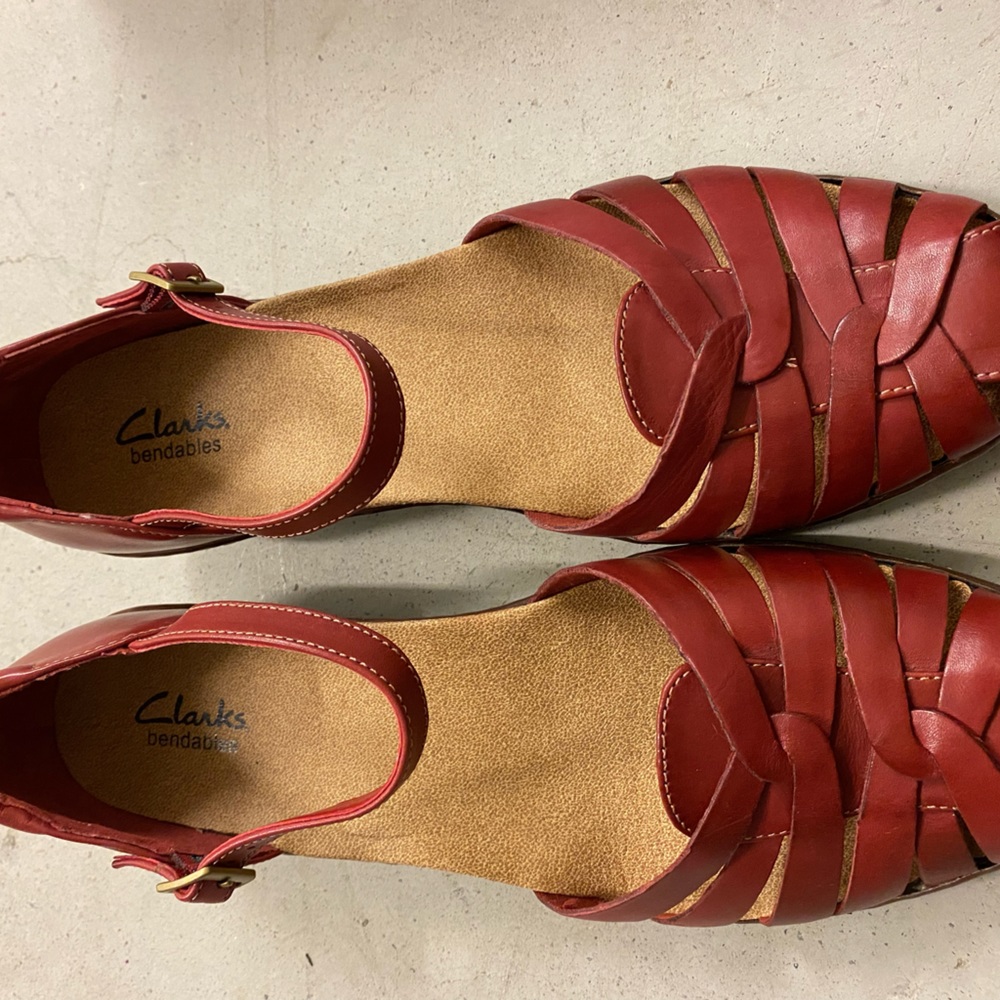 Clarks Woman’s size 11 sandals